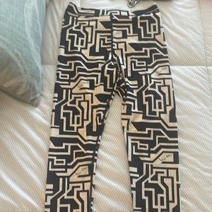Size L never worn H & M leggings